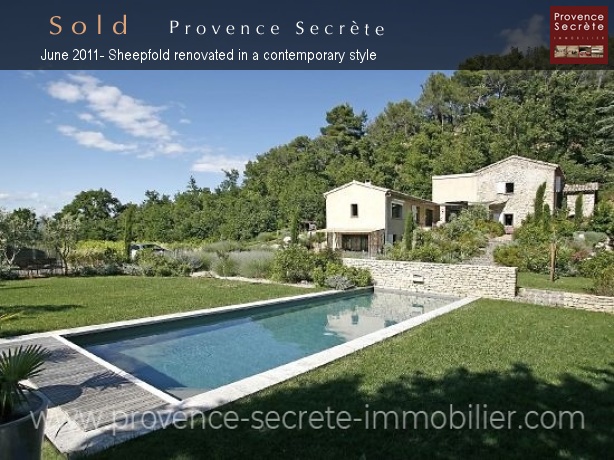 Farmhouse with pool for sale at the foot of the Luberon in Oppède